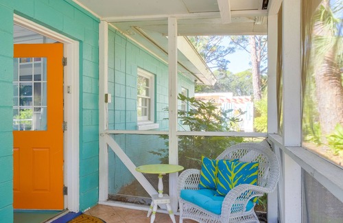 Tybee Island Cottage | Coastal Cottage: 10/10 Rated Near Beach with Ocean Views
