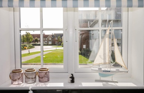 Filey House | Coastal Cottage: Pet-Friendly Getaway with Ocean Views