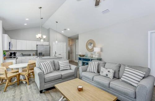 Ono Island House | Coastal Cottage: Family-Friendly Getaway by the Sea