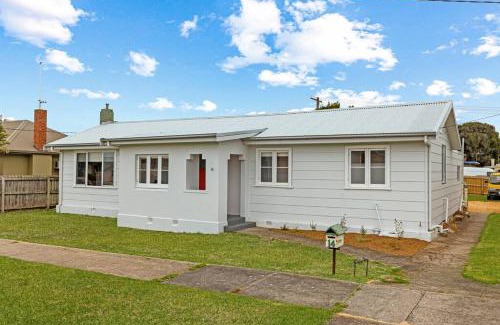 Warrnambool House | Coastal Cottage Warrnambool: Family-Friendly Retreat
