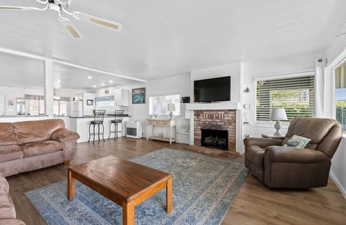 Crescent City North Cottage | Beachfront Coastal Cove Bungalow: Whale Watching & More!