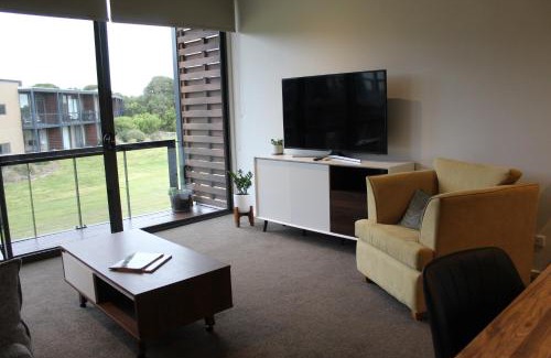 Fingal Apartment | Coastal Cove Retreat: Beachfront Bliss & Family-Friendly Fun