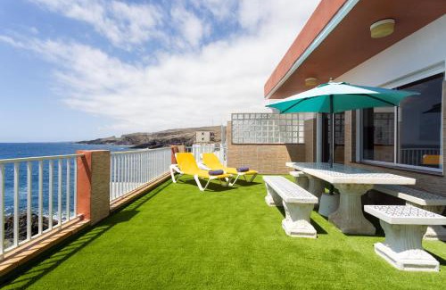 Guimar House | Oceanfront Coastal Dream with Heated Pool and Family-Friendly Fun