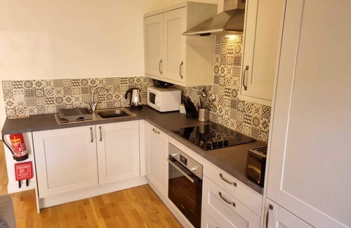 Porthtowan House | Eco-Lodge Near Porthtowan Beach with Hot Tub & Ocean Views