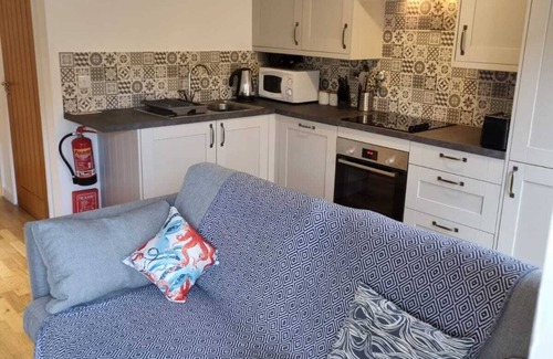 Porthtowan House | Eco-Lodge Near Porthtowan Beach with Hot Tub & Ocean Views