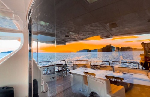 Playa Flamingo Boat Rental | Elegant Oceanfront Yacht Experience in Playa Flamingo