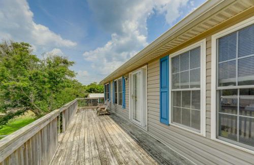 Emerald Isle House | Coastal Emerald Isle Retreat: Family and Pet Friendly Getaway