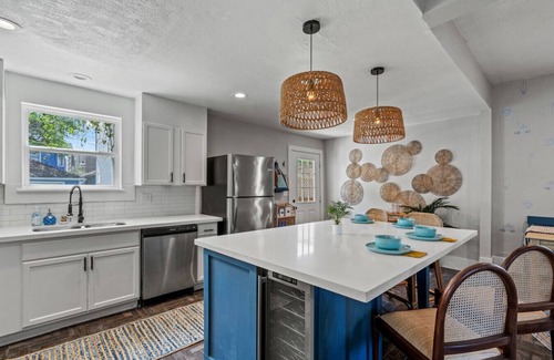 Galveston Bed & Breakfast | Coastal Escape | Steps to Beach | Fire Pit