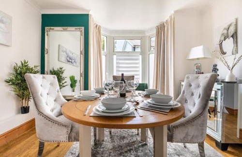 Bridgend House | Delightful Family-Friendly Stay at Happy Days Stays