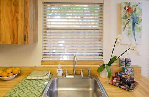 Sarasota Cottage | Experience Leisurely Oceanfront Bliss with Spa and Pool