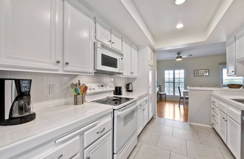 Del Mar Heights House | Cozy Townhouse Steps from Torrey Pines Beach, Del Mar