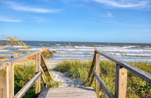 Folly Beach House | Coastal Grove by AvantStay: Pet-Friendly Retreat Near Folly