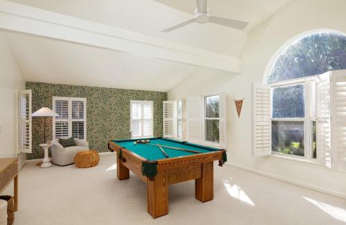Folly Beach House | Coastal Grove by AvantStay: Pet-Friendly Retreat Near Folly