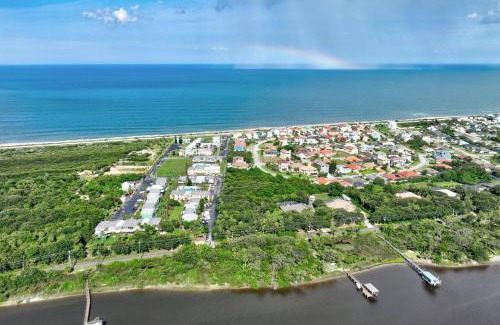 Ormond Beach House | Relaxing Coastal Haven Condo with Pool & Beach Access