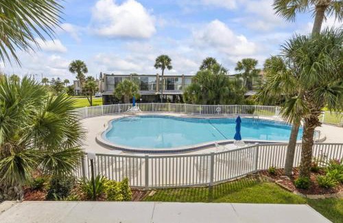 Ormond Beach House | Relaxing Coastal Haven Condo with Pool & Beach Access