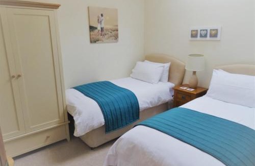 Cullen House | Oceanfront Coastal Haven: 4-Star Stay with Perfect Rating
