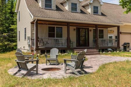 Paradise House | Serene Coastal Haven on Lake Superior with Fire Pit