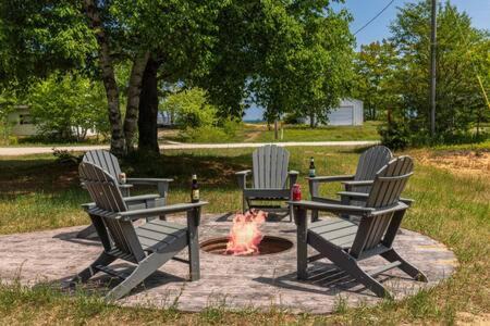 Paradise House | Serene Coastal Haven on Lake Superior with Fire Pit
