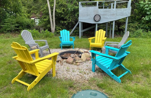 Charlestown House | Coastal Retreat in Charlestown: Pet-Friendly & Near Beach