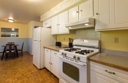 Trinidad House | Coastal home in the heart of Trinidad—walk to the harbor, relax in the garden, explore redwoods.