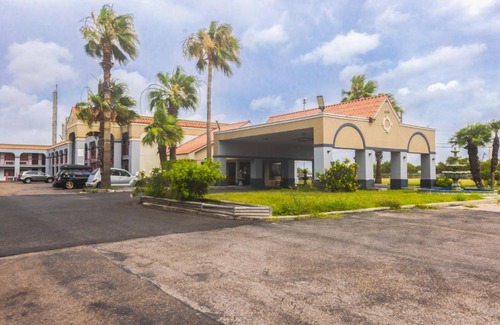 Central City Hotel | Pet-Friendly Coastal Inn in Corpus Christi Awaits You