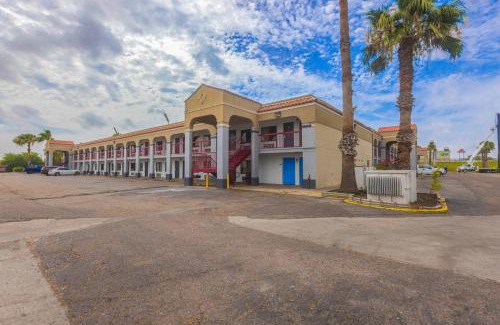 Central City Hotel | Pet-Friendly Coastal Inn in Corpus Christi Awaits You