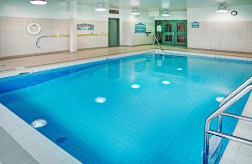 Halifax Hotel | Pet-Friendly Coastal Inn Halifax - Bayers Lake with Pool