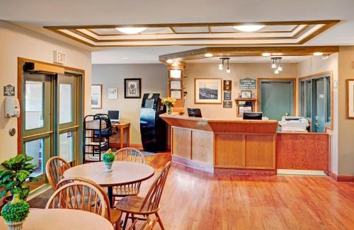 Halifax Hotel | Pet-Friendly Coastal Inn Halifax - Bayers Lake with Pool