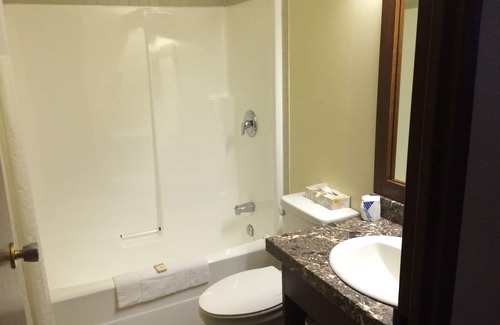 Dieppe Hotel | Coastal Inn Moncton Dieppe: Eco-Friendly Comfort Awaits