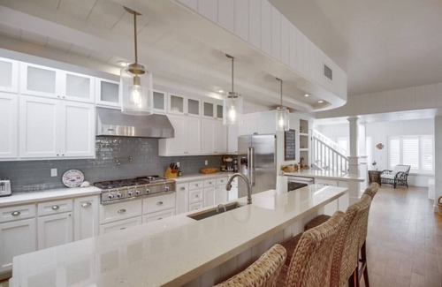 San Diego House | Experience Coastal Jetty Getaway: Ocean Views & Family Fun!