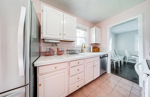 Euclid Cottage | Scenic Lake Erie Cottage with Breathtaking Water Views
