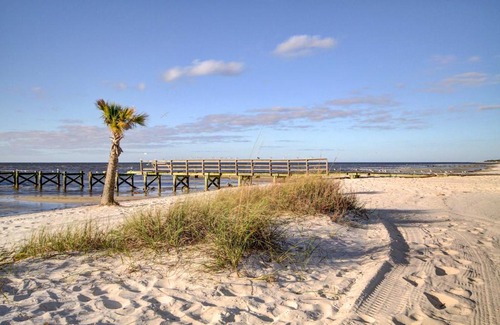 Long Beach House | Family-Friendly Coastal Retreat Steps from Long Beach
