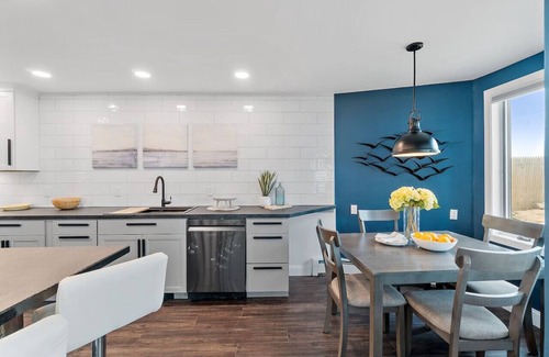 Newbury House | Modern Beachfront Chalet with Ocean View, Sleeps 10+ Guests