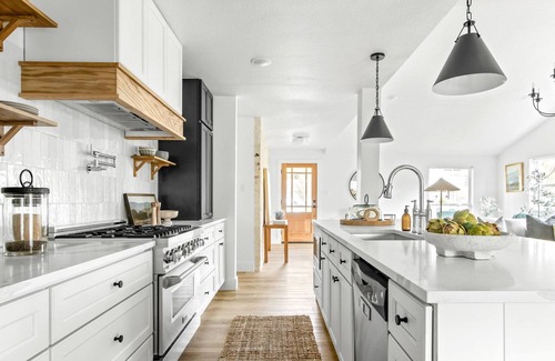 Northwest Dallas House | Modern Coastal Retreat in Prime North Dallas - 10/10 Rated!
