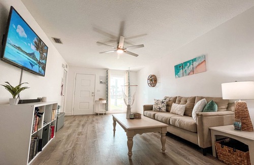 Eau Gallie Shores House | Coastal Oasis: Cozy 2-Bedroom Retreat Near the Beach