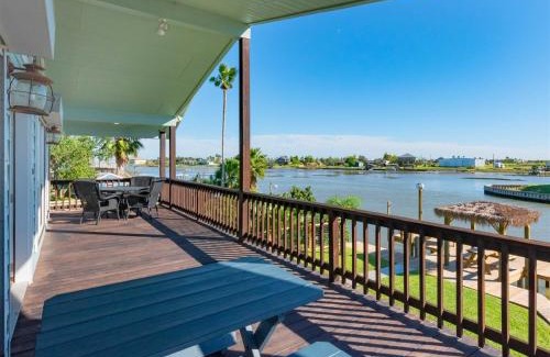 Rockport House | Pet-Friendly Coastal Oasis: A Family-Approved Escape