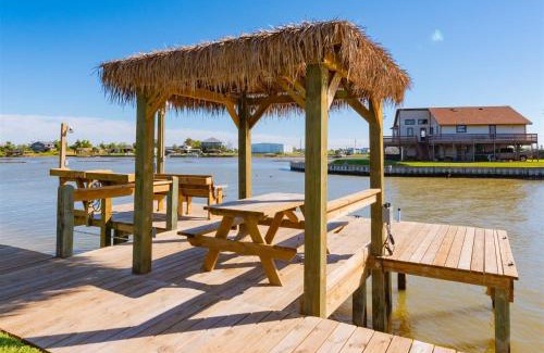 Rockport House | Pet-Friendly Coastal Oasis: A Family-Approved Escape