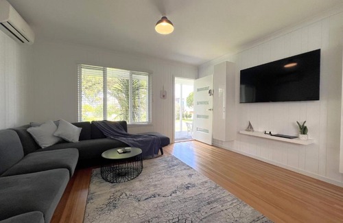 Inverloch House | Oceanfront Escape at Coastal On Kenneth Inverloch