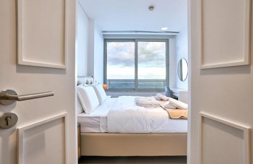 Sliema Apartment | Coastal One Bedroom Retreat with direct Breathtaking Sea Views