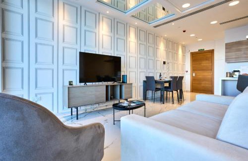 Sliema Apartment | Coastal One Bedroom Retreat with direct Breathtaking Sea Views