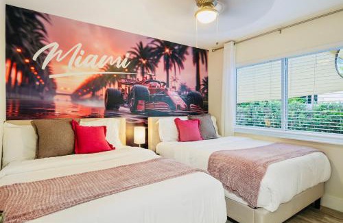 South Lake Villa | Beachside Escape: 4-Star Hotel with Mini Golf & Heated Pool