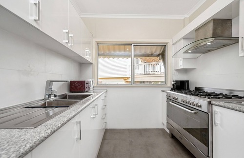 Guilderton House | Seaside Retreat with Panoramic Ocean Views and Great Amenities