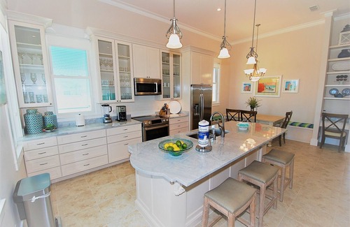 The Shores Cottage | Coastal Retreat: 2-Bedroom Home Near Beach & Bay Access
