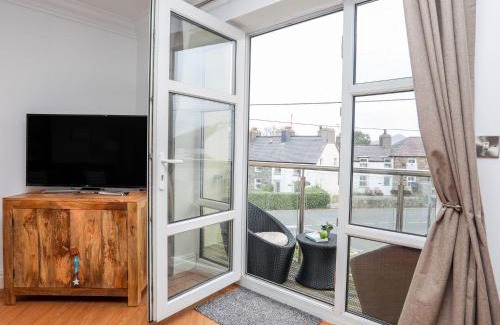 Edern Apartment | Coastal Retreat
