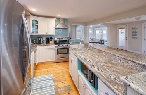 Newbury House | Idyllic Coastal Retreat in Plum Island with Ocean Views!