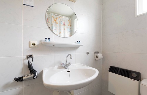 Hollum Hotel | Coastal Retreat On Ameland With Indoor Pool And Convenient Free Parking