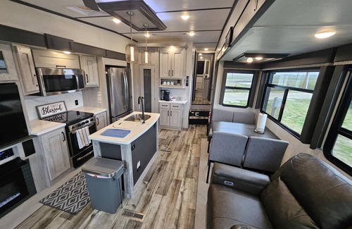 Port Bolivar House | Top-Rated Beach Camper at Hailey's Beach-n-Bay Resort