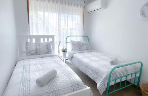 Clifton Springs House | Pet-Friendly Coastal Springs, Steps from the Beach! 9.2/10