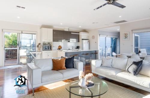 Middleton House | Coastal Pavilion House with Sea Views & Decks, Near Beach