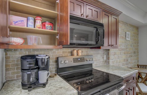 Port Arthur House | Coastal Style Townhome: Perfect for Golf Lovers & Families